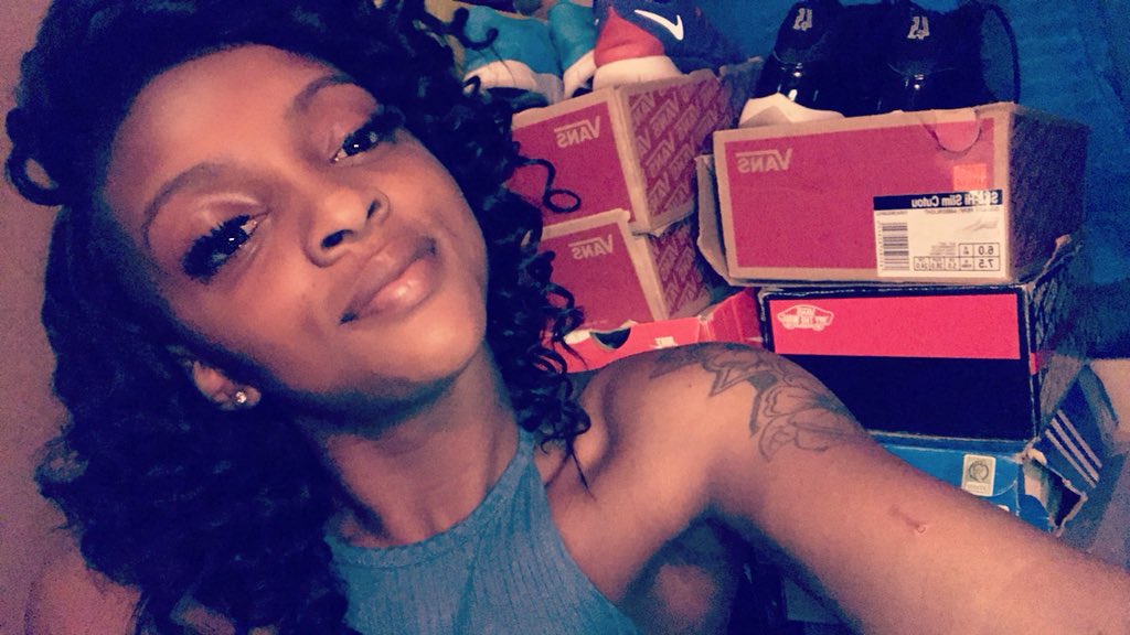 _BabyCakeBoss's tweet photo. #WhosAtSCSU 

Jah’Nya Francis 

Business &amp; Accounting Major 💵💳 

Financial Literacy Ambassador 💰

Certified Sauucyy Dripping Soon
💄😈🎒👛👜👚👕👗🧦🧢🤫 https://t.co/g5GbHkKVDM
