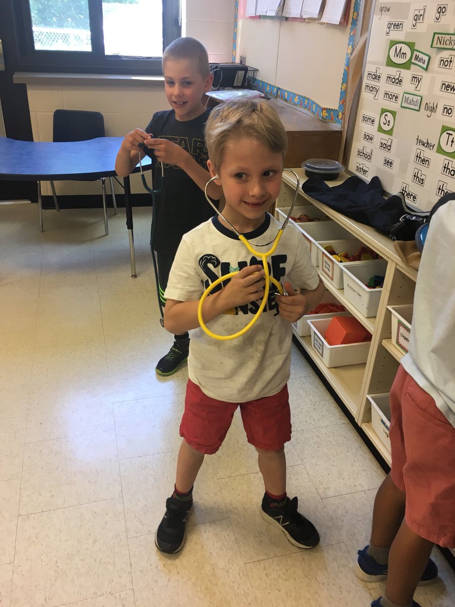 AlpineRm12's tweet photo. We had a very special guest come to visit us in Grade 1 Social Studies yesterday! Melissa is a Waterloo Region Paramedic, and shared with us how she helps in our community and when to call 911. It was so fun trying on paramedic outfits! #paramedic #waterlooregionparamedic https://t.co/kAjIZVkflw