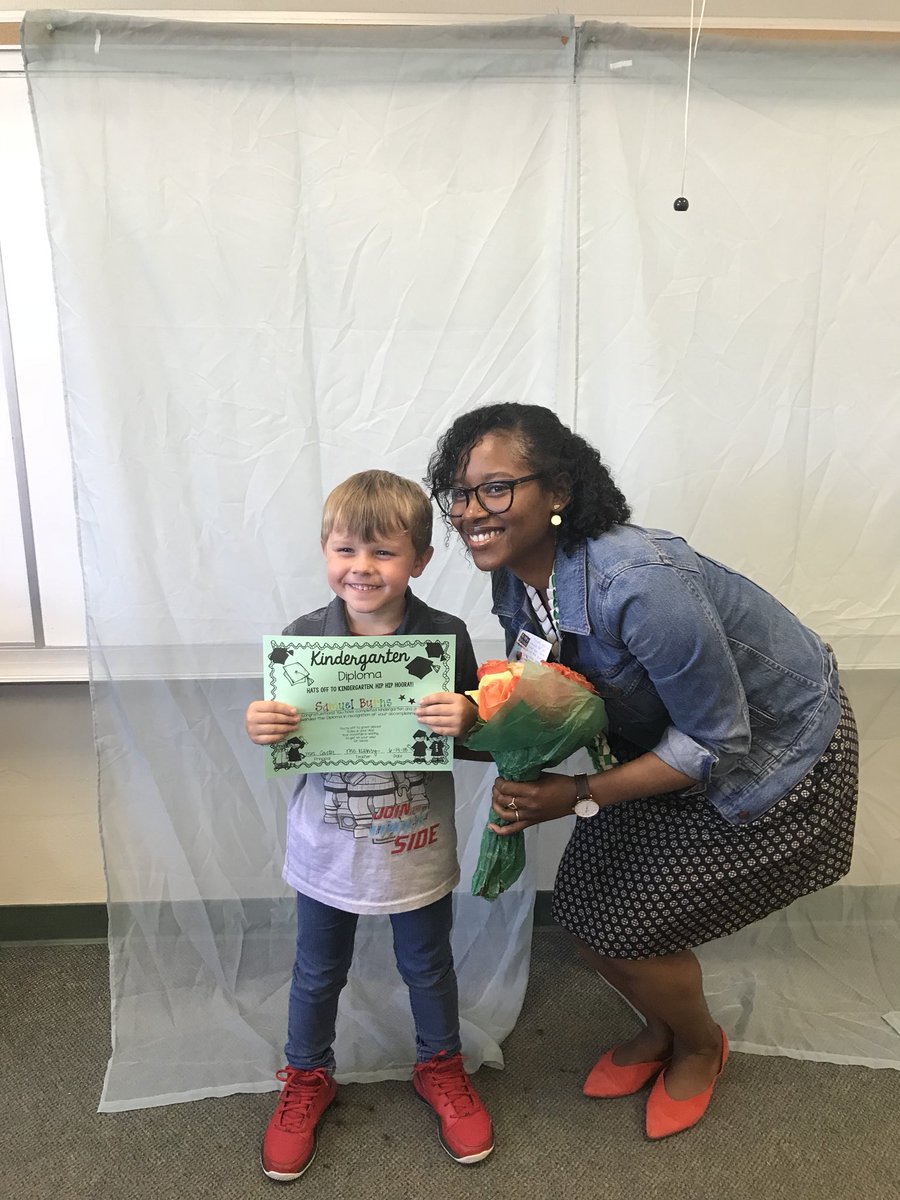 Ms_HenryLMA's tweet photo. Already missing my little rockstars. So proud of them- they worked so hard this year! Congratulations to my amazing little FIRST GRADERS! ✨ https://t.co/OC7rtBrQUf