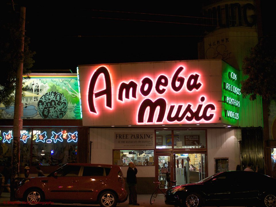 uppercasing's tweet image. In a digital world, Haight Street's record stores keep the beat hoodline.com/2018/06/in-a-d… by Jennifer Shields