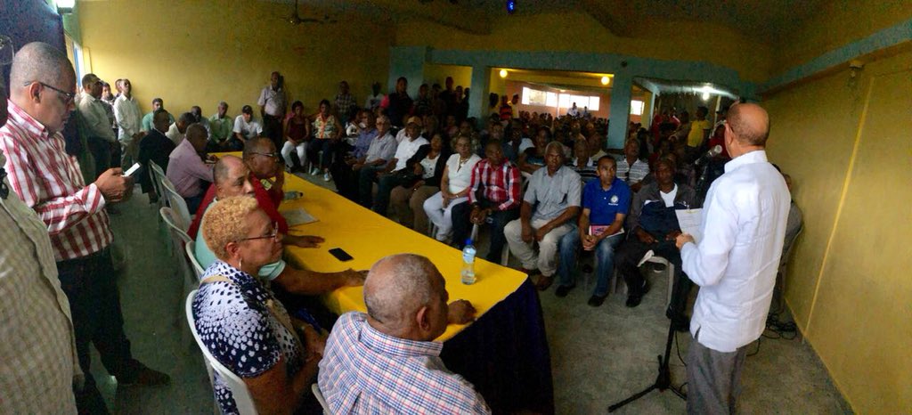 temomontas's tweet photo. Más sobre el encuentro en el barrio Los Americanos de los Alcarrizo https://t.co/xktsf56p0H