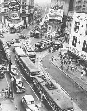 soulforceatl's tweet photo. #FlashbackFriday to Auburn Avenue during the 1940s. Did you know that the one street had more entertainers, financial institutions and educators than any other street in the South at the time? https://t.co/eKakScIBI4 https://t.co/HPzKV1ITZ9