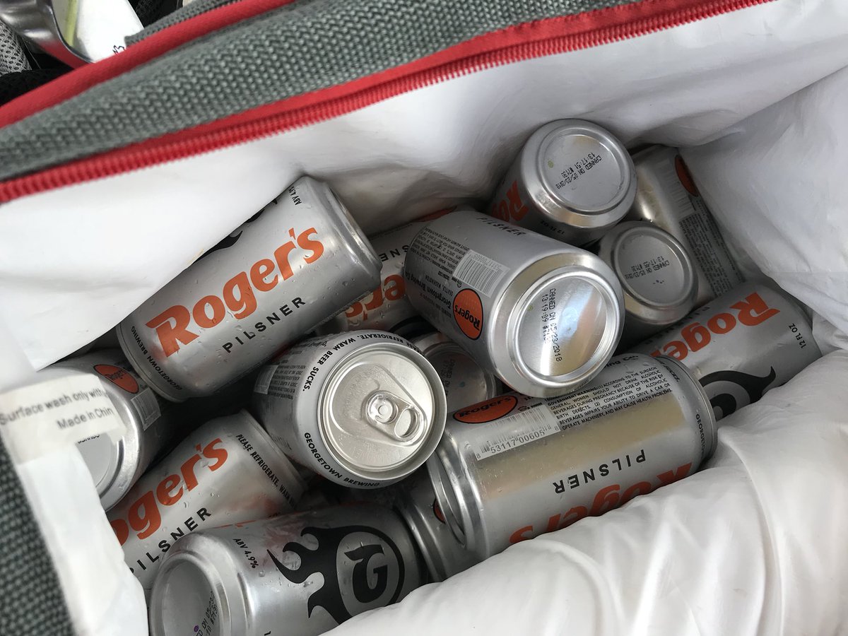 PuckSports's tweet photo. #MayorOfMapleValleyOpen
@IanFurnessSea I’ve got him taken care of ....@GeorgetownBeer https://t.co/aCRTaCF78r