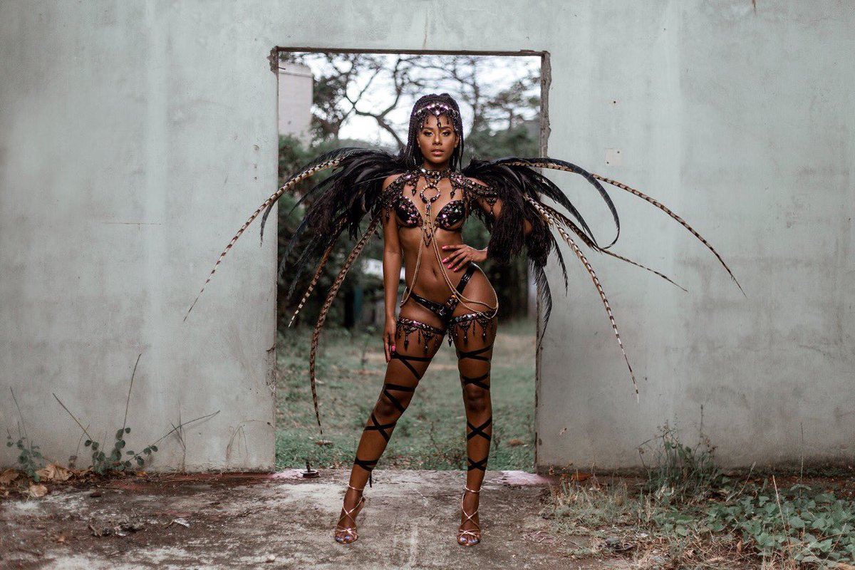FuzionMas's tweet photo. For #fuzionistafriday’s sake 😩😩
#inkarri #fuzionmas #fuzionfam #carnival #feathers #chaudeh https://t.co/LwVmqjC6C9