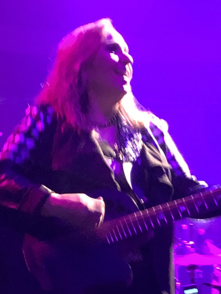 mefan4life_m's tweet photo. Our Rock Star @metheridge hits the stage! #Hyannis #MelodyTent #MLE30 #WeAreME https://t.co/aXowiLo9lF