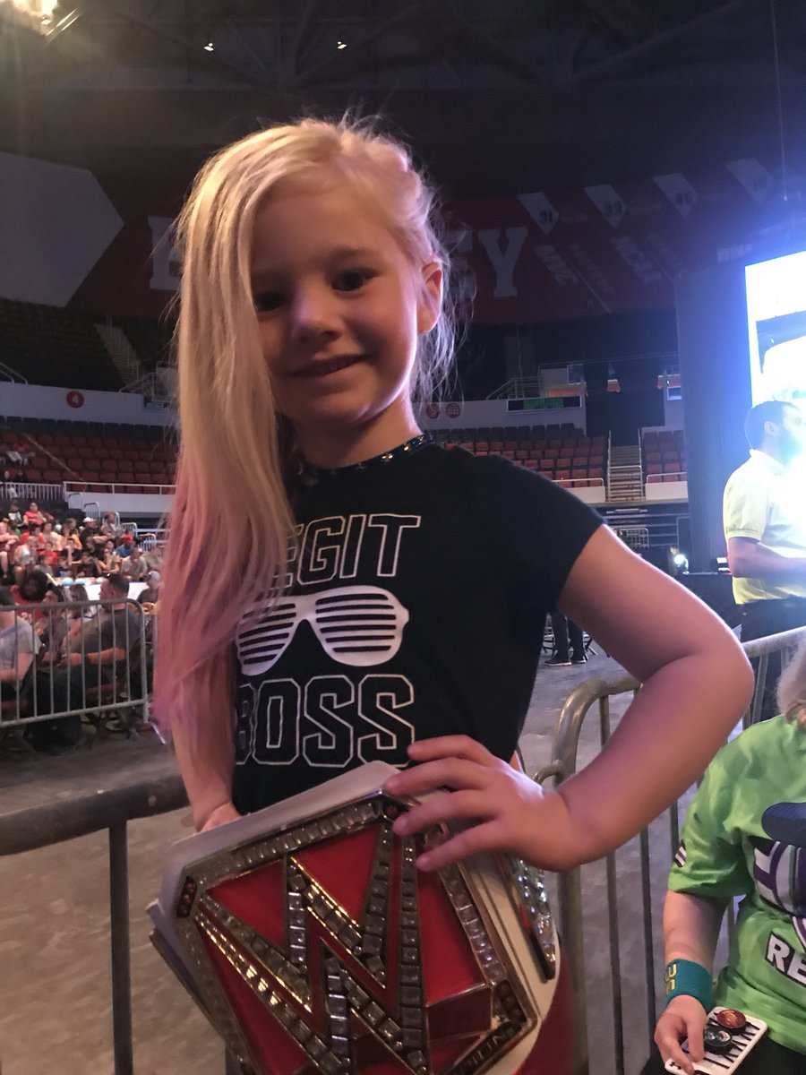 heather_728's tweet photo. This little girl is so excited and hoping to meet her favorite superstars! #WWEPeoria #wwelive #LegitBoss @SashaBanksWWE https://t.co/zFDeylCJ59
