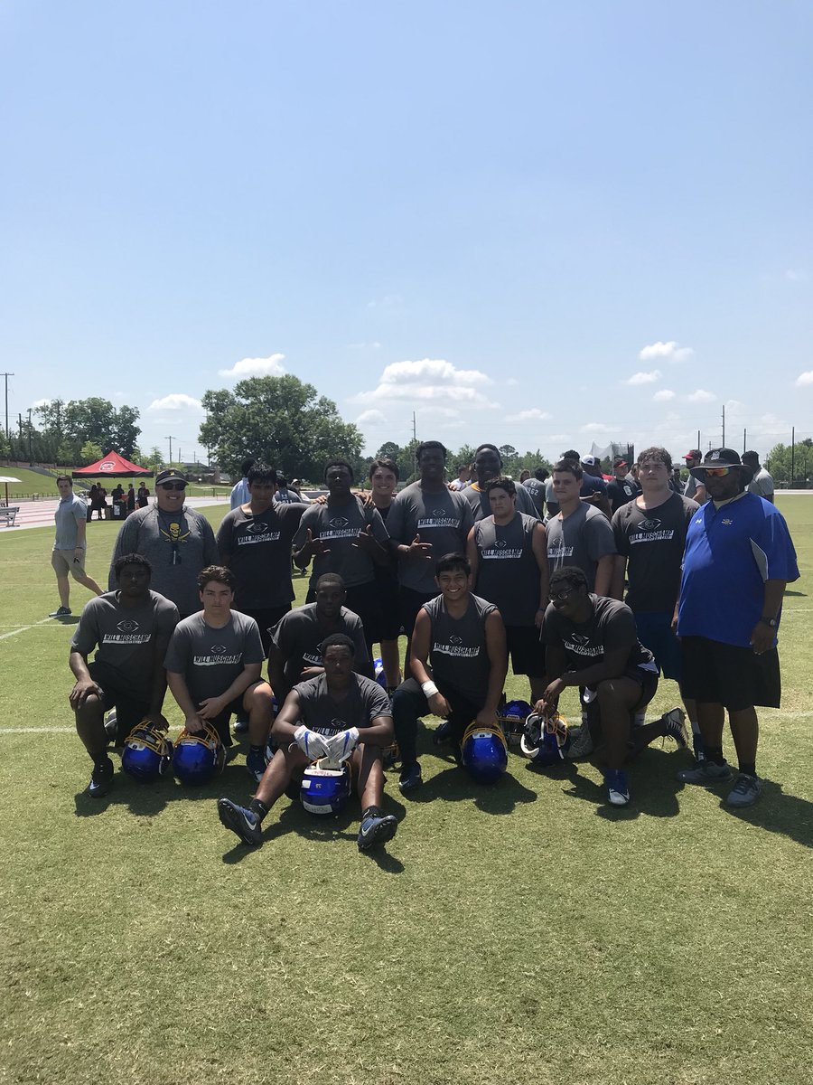 CoachGGrady's tweet photo. Great opportunity for the Brunswick High Pirate Football OL &amp; DL Units to get better today @GamecockFB @CoachWMuschamp ! Thank you for a first class camp with great coaches! #PirateNation #piratefootball #HAILtheSAIL #912 #GUS #SailsUp #MuschampCamp #SpursUp #trenches #RecruitBHS https://t.co/o84eOeGzsR