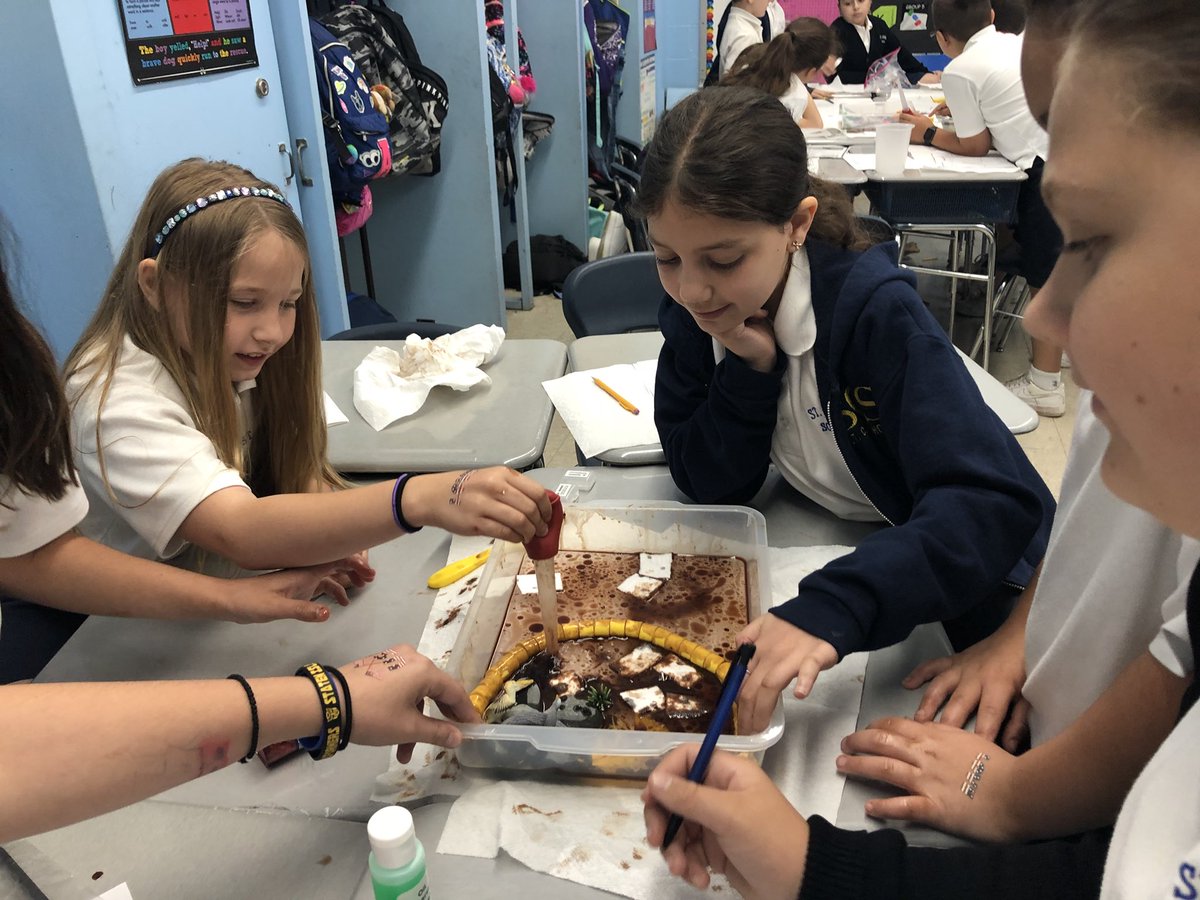 SCSMsMueller's tweet image. Testing out different plans for an effective oil spill clean up! #STEMeducation #scsscience