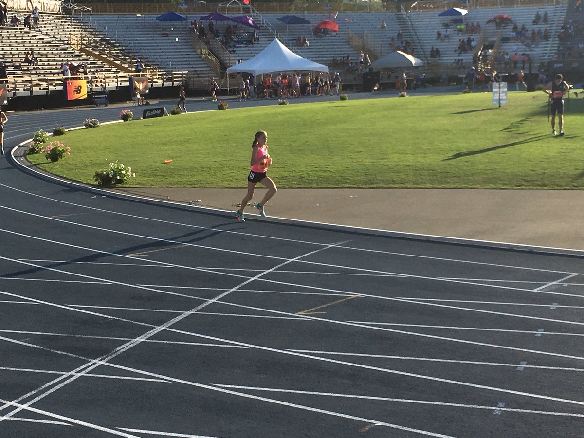 MohonRunner's tweet photo. Kate Sherman just placed 2nd in the New Balance Frosh 2 mile National Championships!! A great race finishing in 11:17. @MohonSports @dgazettesports @TUSidelines @LieshaSherman #WeRFam #NBNationals https://t.co/ZDA1bUy3gb