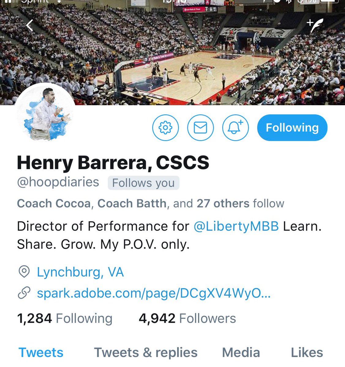 headcoachead's tweet photo. Last month I had the privilege to share a table with @hoopdiaries during #MovingUp2018
What I learned:
1️⃣ write your notes for your mind
2️⃣ know your nonnegotiable in life
3️⃣ don’t be afraid to join a 1 person table
It’s funny how the universe will guide your step https://t.co/8xYUsZVbPj