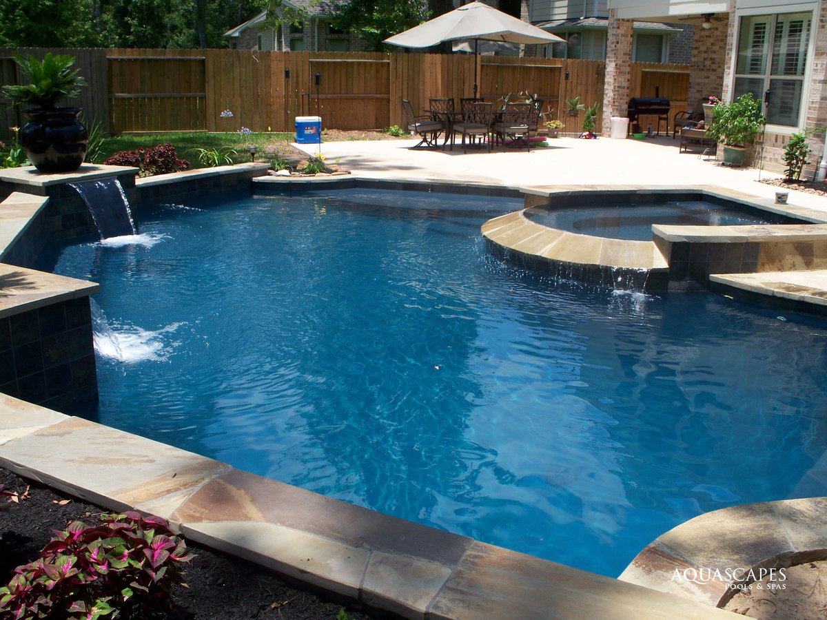 AquascapesPool's tweet photo. Using zodiac fusion and adding ozone to a chlorinated pool can significantly and safely lower chlorine levels, lowering the amount of chlorine necessary to keep a pool clean. #PoolTip https://t.co/R37NsNy29D