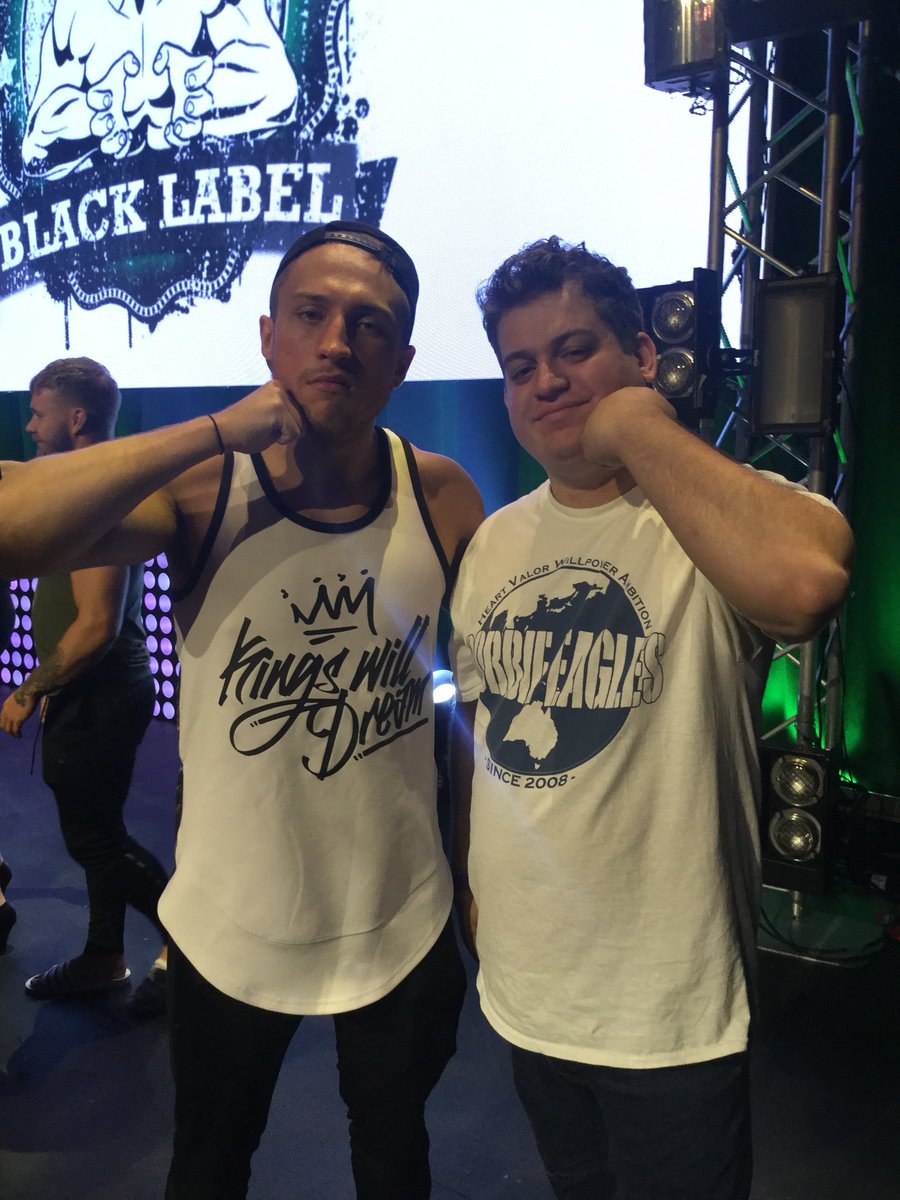 StallionDuckx3's tweet photo. 23/4/18 - Me and the boyfriend meeting the #Bruiserweight @PeteDunneYxB at #ProgressxPWA 😃 Thanks for the outfit inspo (#seemyvest ?), it was cool chatting to ya!
@PWAaustralia
@ThisIs_Progress
@lord_squarehead https://t.co/JoBHtpWS3G