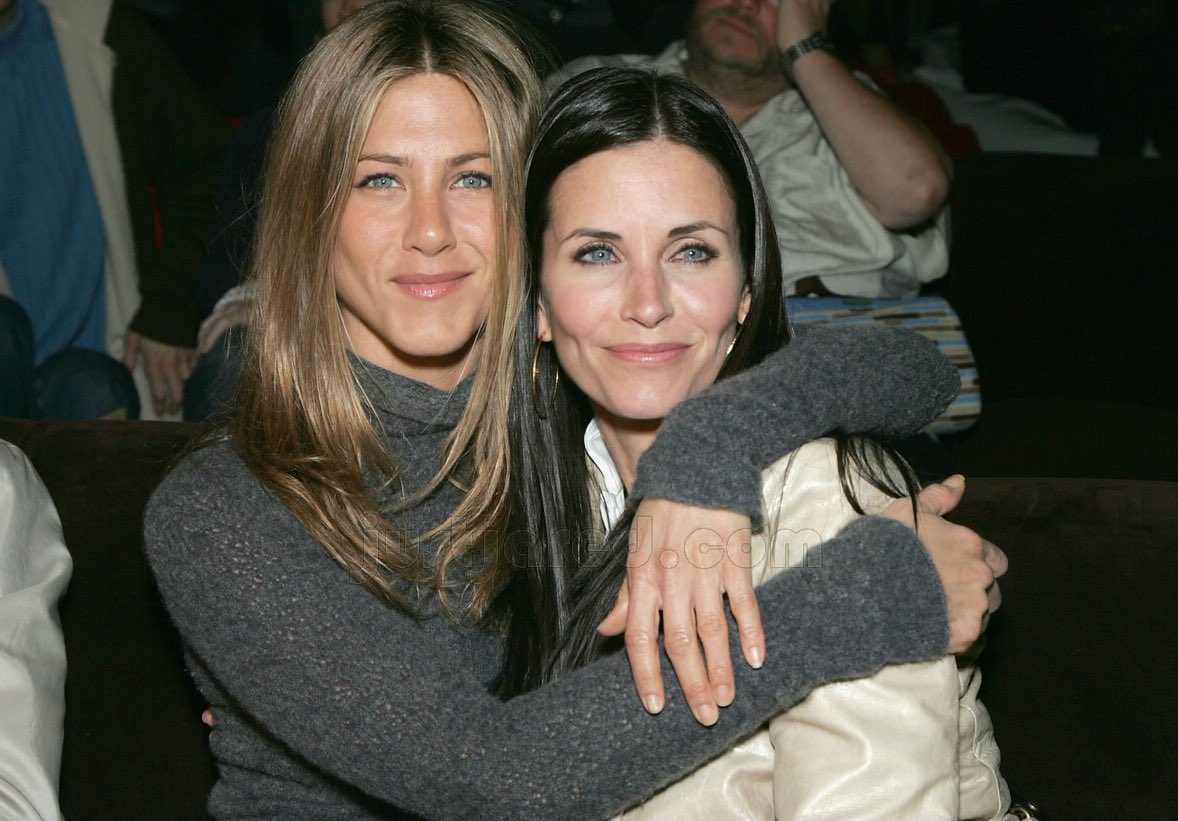 Happy birthday, courteney cox! 