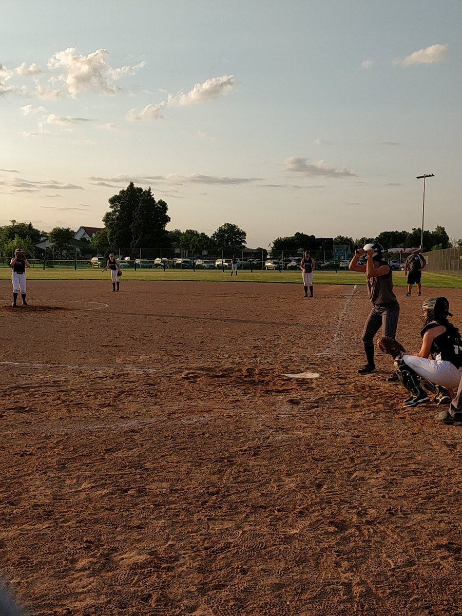 Lexi_Showdown's tweet photo. Last 14U games of the day are well underway at the Hamel fields. #notsohotnow https://t.co/pVGf7bJVob