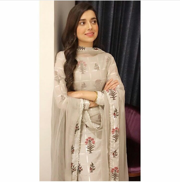 48.5k Likes, 534 Comments - Nimrat Khaira (@nimratkhairaofficial) on  Instagram: “Stay humble w… | Pakistani dress design, Designer dresses  indian, All black dresses