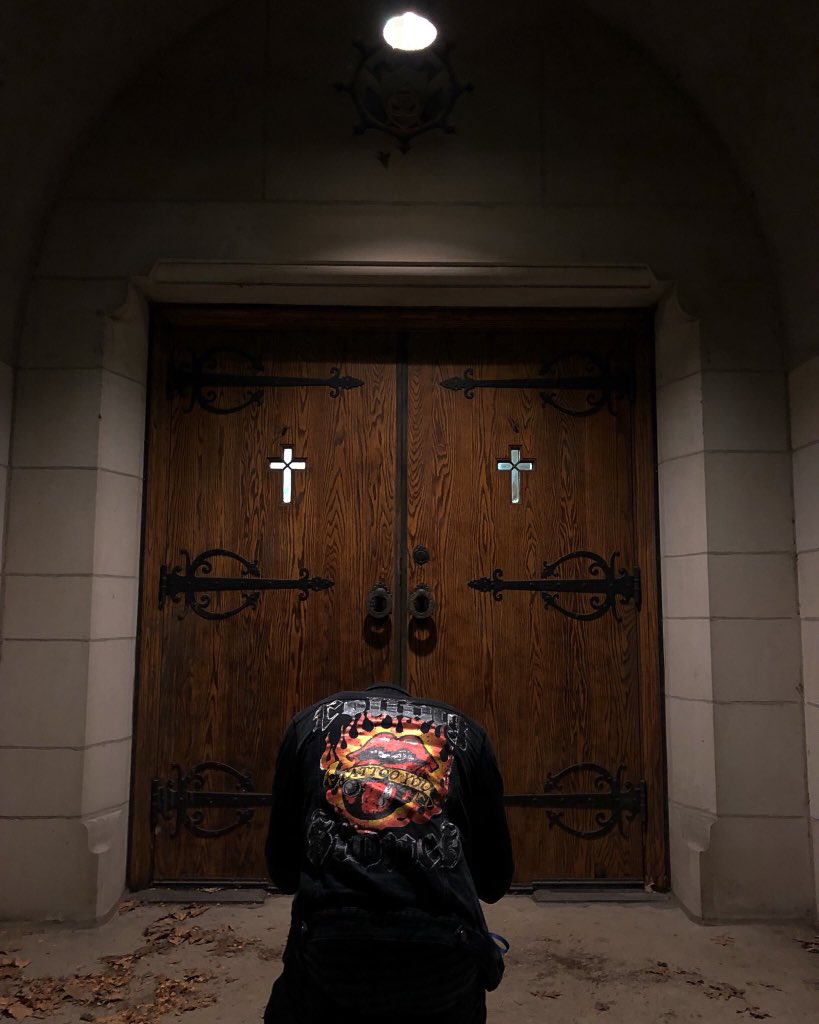 Isiah31181932's tweet photo. God Please Forgive Me Please I’m So Numb.... My Demons Is Closing In On Me https://t.co/DOAUA7CF3x