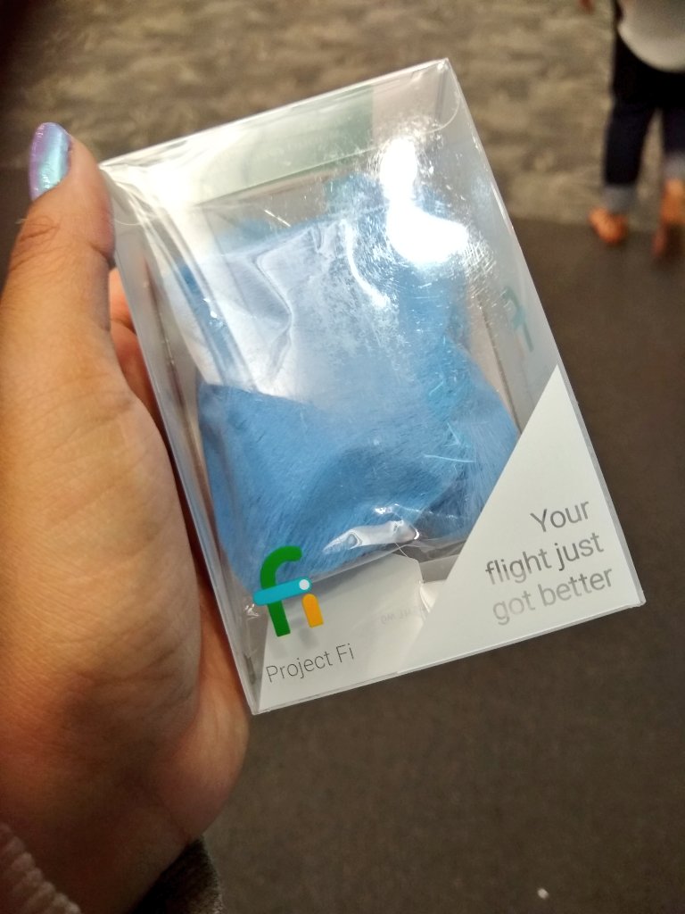 pxrxvi's tweet photo. 1st &amp; 2nd pics r how i feel about winning a free pom pom key chain @ the airport tonight 😤 my flight DEFINITELY just got better !! #FlywithFi https://t.co/eLdbWIKL56