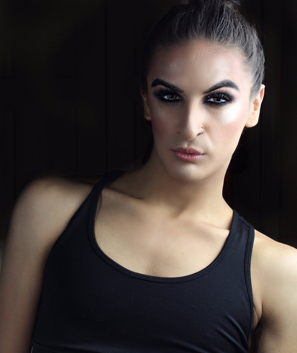 EricSpiffy's tweet photo. @beccacosmetics • Mineral Blush (Songbird)
@makeupforeverus • Individual Highlighter (H106)
@ABHcosmetics @norvina1 
• Soft Glam Eyeshadow Palette (Noir, Cyprus Umbre, Burnt Orange, Orange Soda)
#abh #norvina #mufe https://t.co/7geHzozV0b