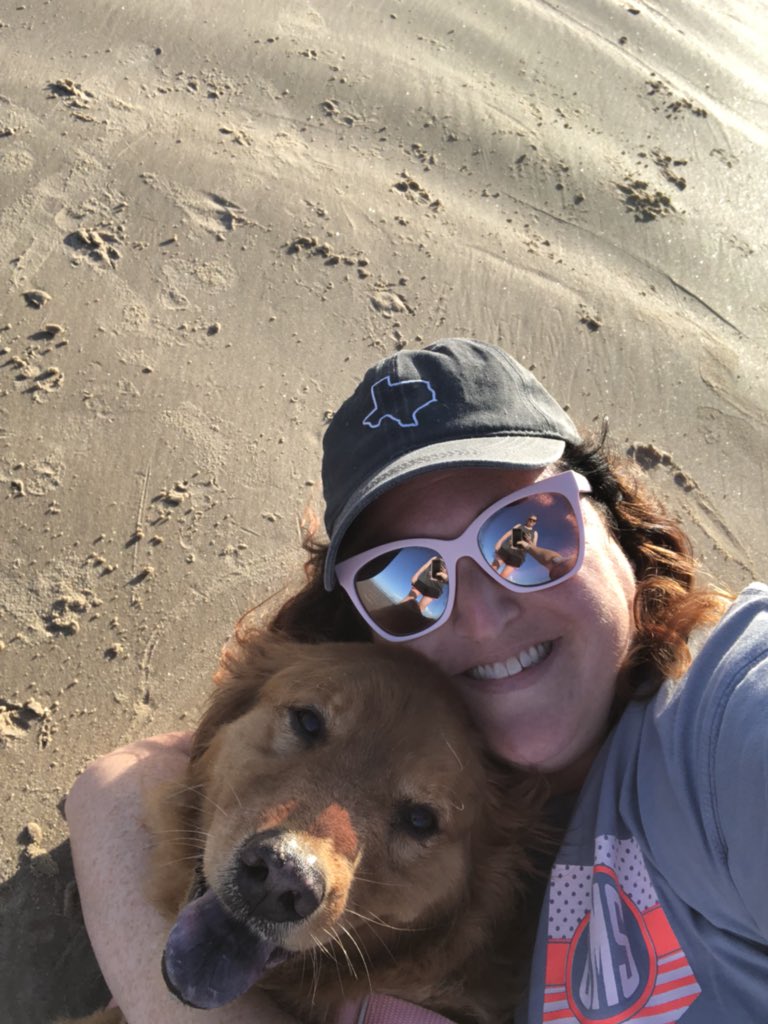 MsWoodCMS's tweet photo. Dog days of summer! #atthebeachselfie #cmsselfiebingo #cmssummer2018 @curtiscougars https://t.co/QMaur6309r