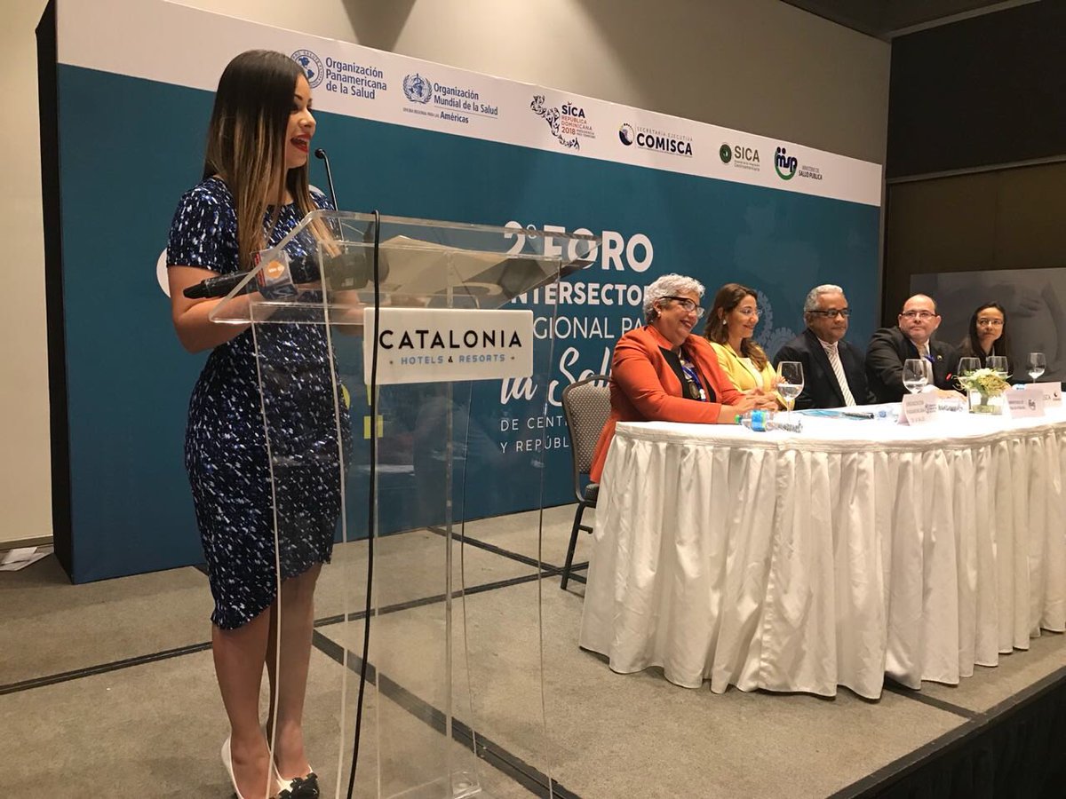 SusyTVRD's tweet photo. Presentando el 2do Foro Regional Intersectorial para la Salud de Centroamerica y República Dominicana @saludpublicard #rdpptcomisca2018 #maestradeceremonias #mc #laversatilledicen #maestriadeceremonias #voicetalent https://t.co/k3OV6atq2u