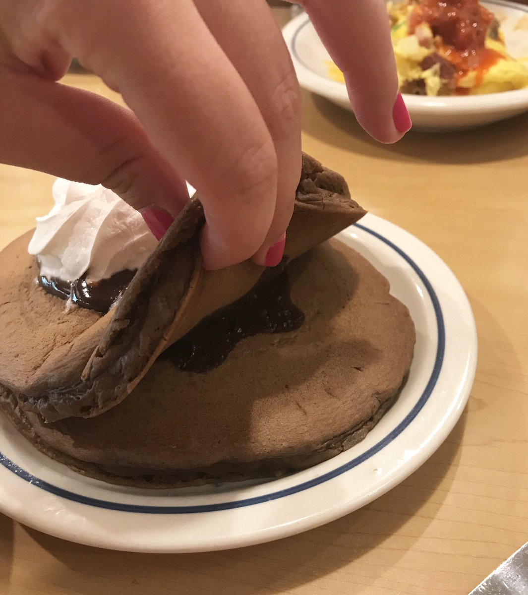 malloryogle_'s tweet photo. @IHOb Are you devoting all of your energy to your burgers now? https://t.co/Zhbm8ObqoN