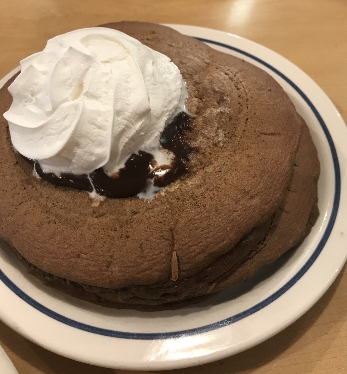 malloryogle_'s tweet photo. @IHOb Are you devoting all of your energy to your burgers now? https://t.co/Zhbm8ObqoN