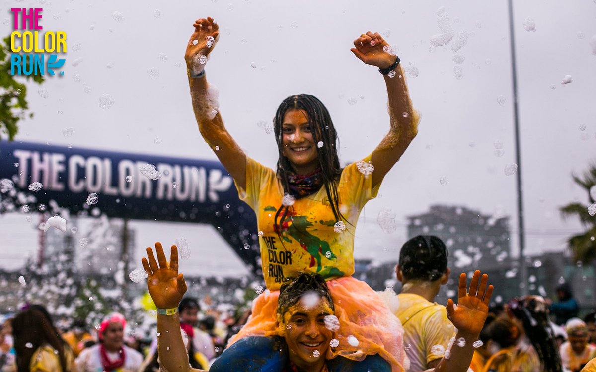 ColorRunChile's tweet photo. ¡Momentos mágicos! ❤️ #TheColorRunChile https://t.co/aHzGVF0nOX