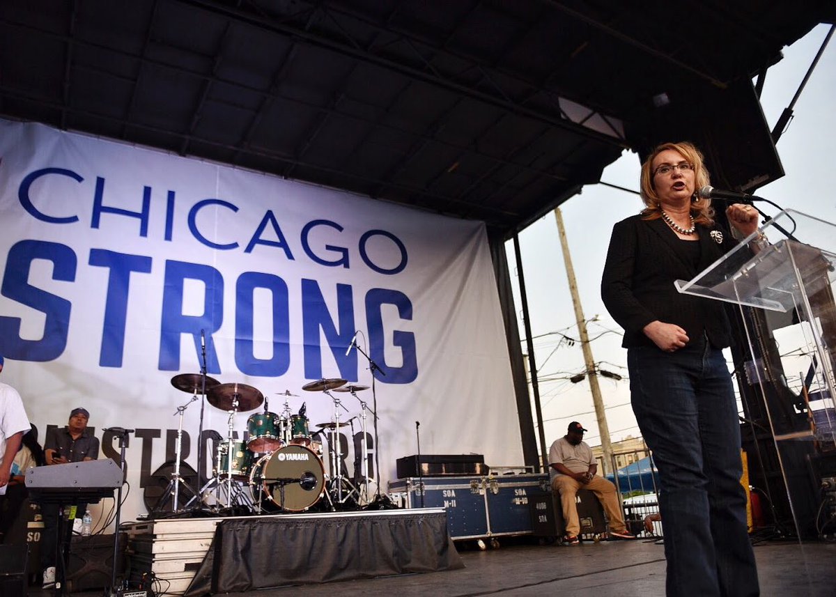 Rallying for peace in Chicago with @StSabinaChurch @MichaelPfleger @ChancetheRapper @IAMJHUD @EmmaGonzalez & countless student activists. Thanks to their leadership and courage we’re reminding the nation we can't ignore the toll gun violence takes. #ChicagoStrong