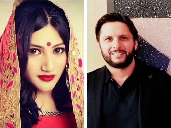 punjabkesari's tweet image. टीवी एक्ट्रेस का बोल्ड बयान- अफरीदी के साथ शारीरिक संबंध बनाने को तैयार हूं sports.punjabkesari.in/sports/news/sh… 

#ShahidAfridi #MahikaSharma .@MahiikaaSharma .@SAfridiOfficial