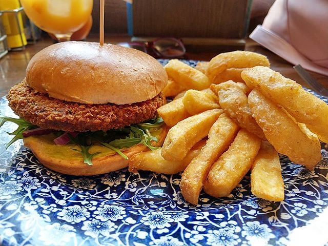 VegBurge's tweet photo. Days when you know only this will do...
.
.
.
#feedfeed #f52grams #foodphotography #eeeeeats #huffposttaste #buzzfeast #foodblogger #veggie #foodblog #vegetarian #foodgasm #beautifulcuisines #foodstyling #foodlover #buzzfeedfood #onthetable #veggies #veg #thekitchn #fooddiary … https://t.co/NBWOPyaGXI