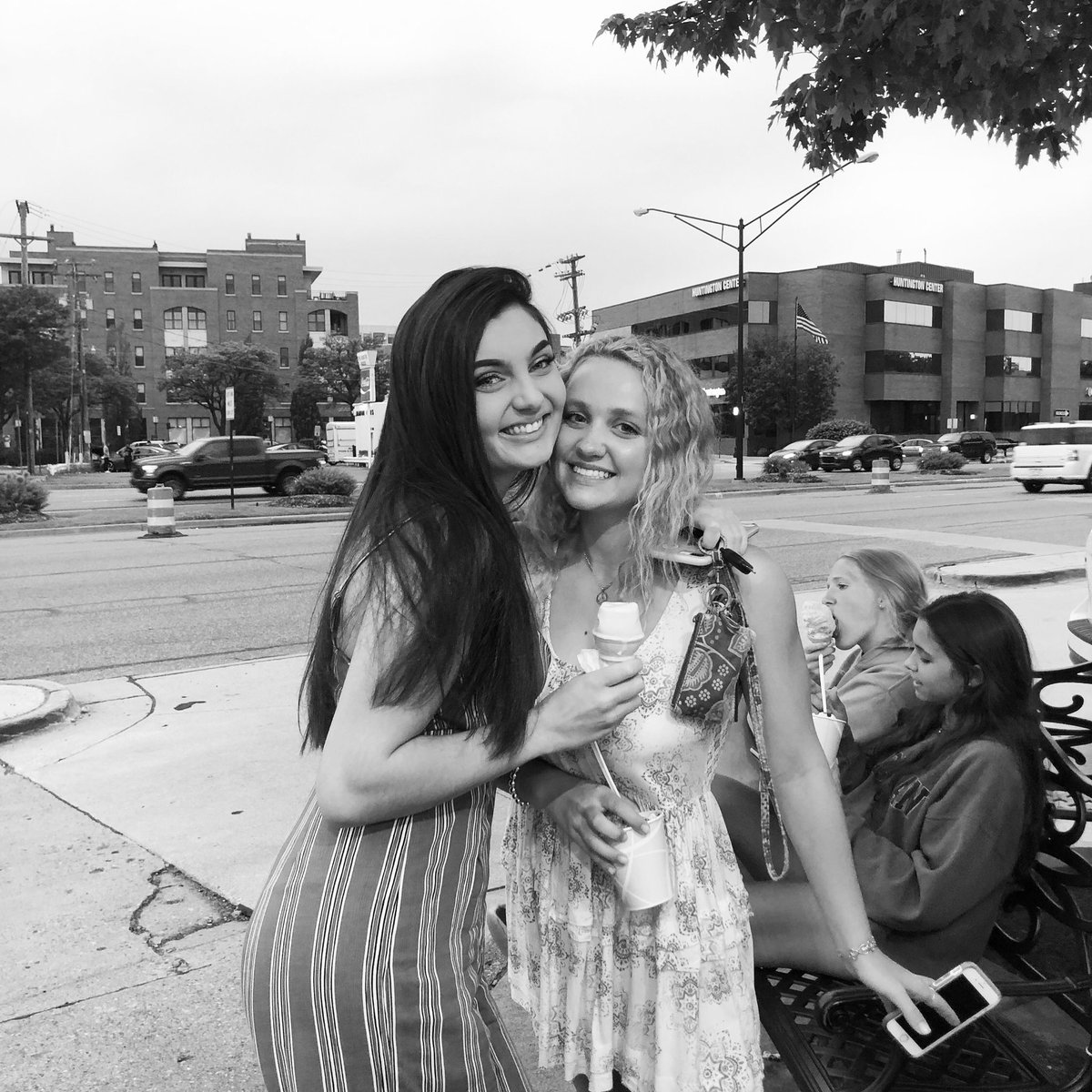 reese_mccorry's tweet photo. @michaelapeil happy bday to the biggest ray of sun☀️☀️☀️ I hope 18 treats you amazing💗love you colleger https://t.co/ctdrha10SF