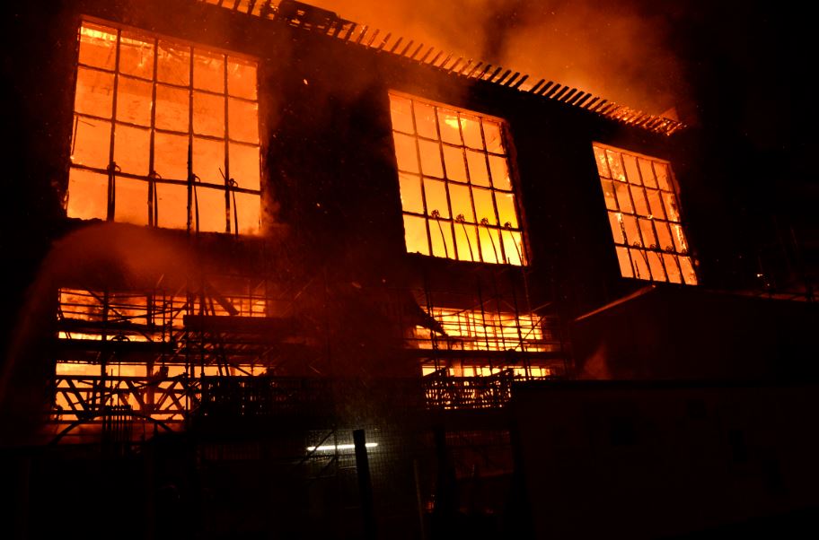 fire_scot's tweet photo. More than 120 firefighters are working to extinguish the fire at @GSofA 

"This is an extremely challenging and complex incident, but the response and professionalism of our firefighters has been exceptional." - @ChiefBushy 

▶️ https://t.co/CSupzHyMSZ https://t.co/5bQtFHN2UF