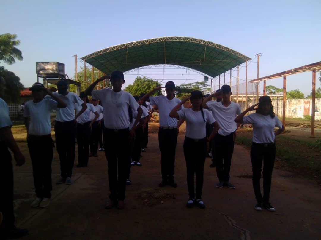 Estudiantes de el Liceo Pedro Itriago Chacin recibiendo formación para la soberanía <a href="/zoneducguarico1/">@zoneducguarico18</a> <a href="/JauaMiranda/">Elías Jaua</a>