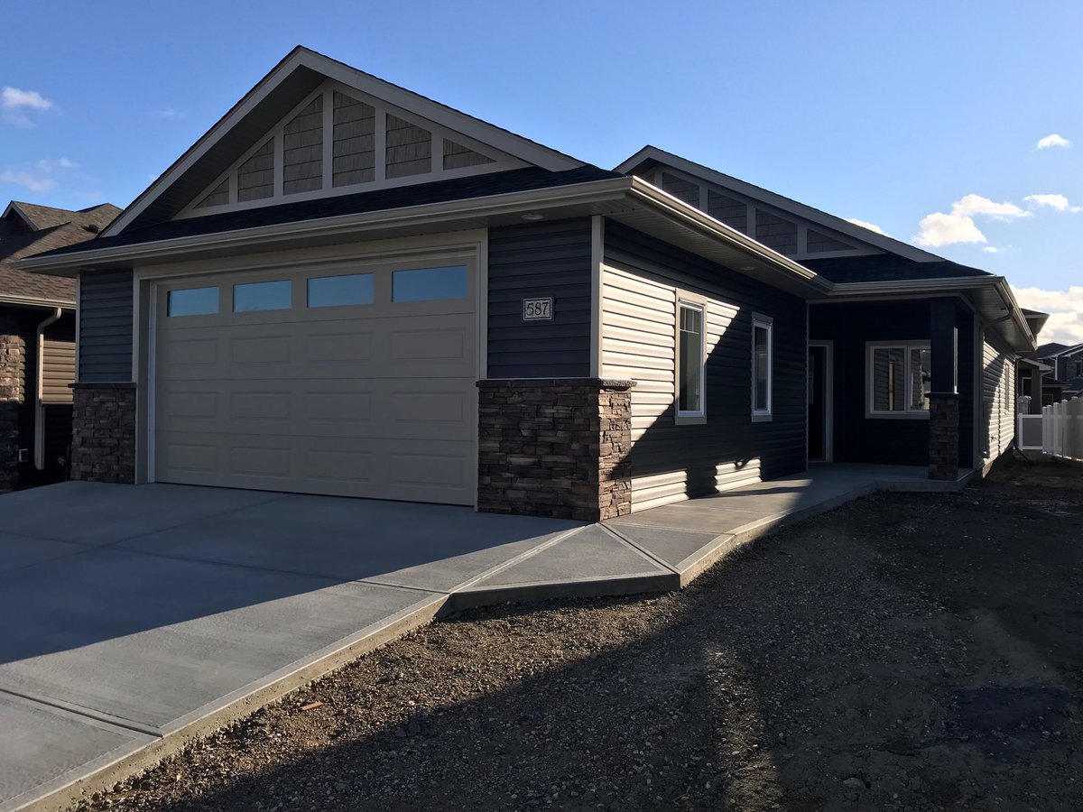 ruff_garry's tweet photo. Open house Saturday 12 to 2 pm handicap accesable 12 to 2  587 Vista Drive S.E. https://t.co/j3OTIlWSse