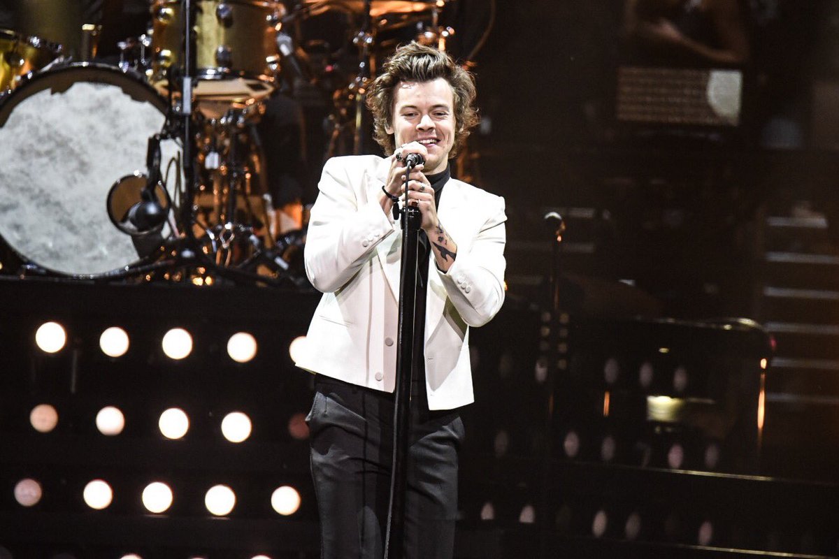 AWendowskiPhoto's tweet photo. .@Harry_Styles #HarryStylesLiveOnTourPhiladelphia #HarryStylesLiveOnTourPhilly #HarryStyles | 📸 for  @SoundsLikeNash at @WellsFargoCtr https://t.co/kaPBAQTGG2