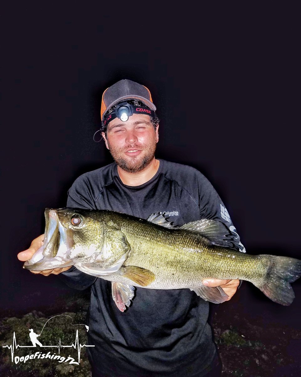 DopefishingTV's tweet photo. Blinded by the light but I got me a tank..I'm telling you...
nightfishing =big fish #fishing #nightfishing #Tank https://t.co/GGdEg975wm