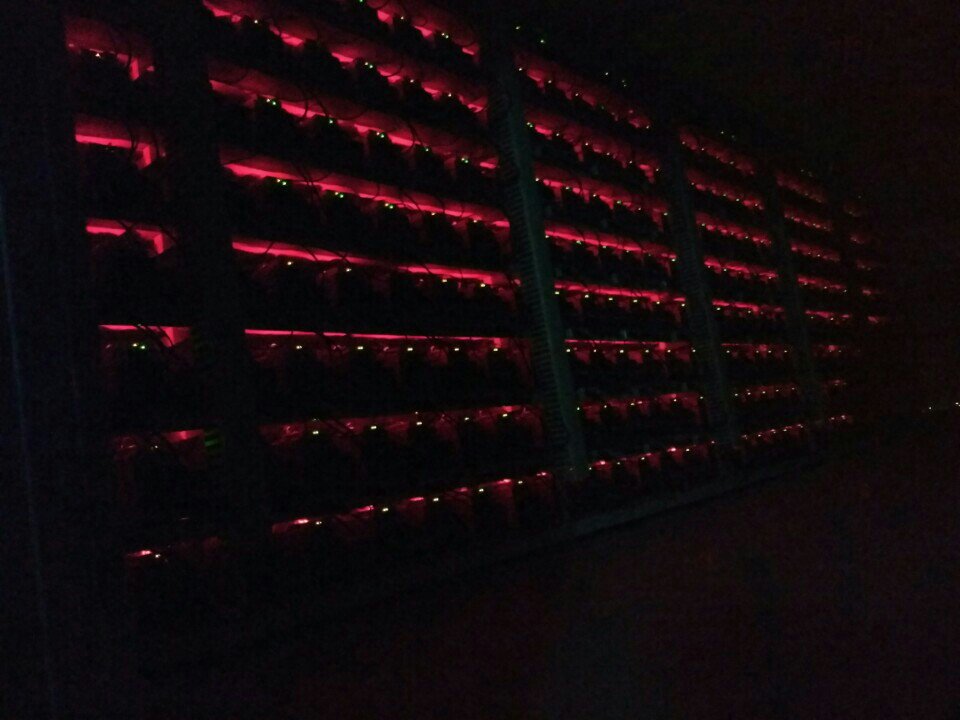 아우름엑스는 가치가 없는 가상화폐를 금본위제를
통해 실물 가치가 있는 화폐로 만들어나갈 것입니다.
저희는 이미 국내외 대형 채굴장을 보유하고 있으며
한국거래소  포함 3곳의 공공기관과 함께합니다.

#AurumX #Goldmining #Etherium