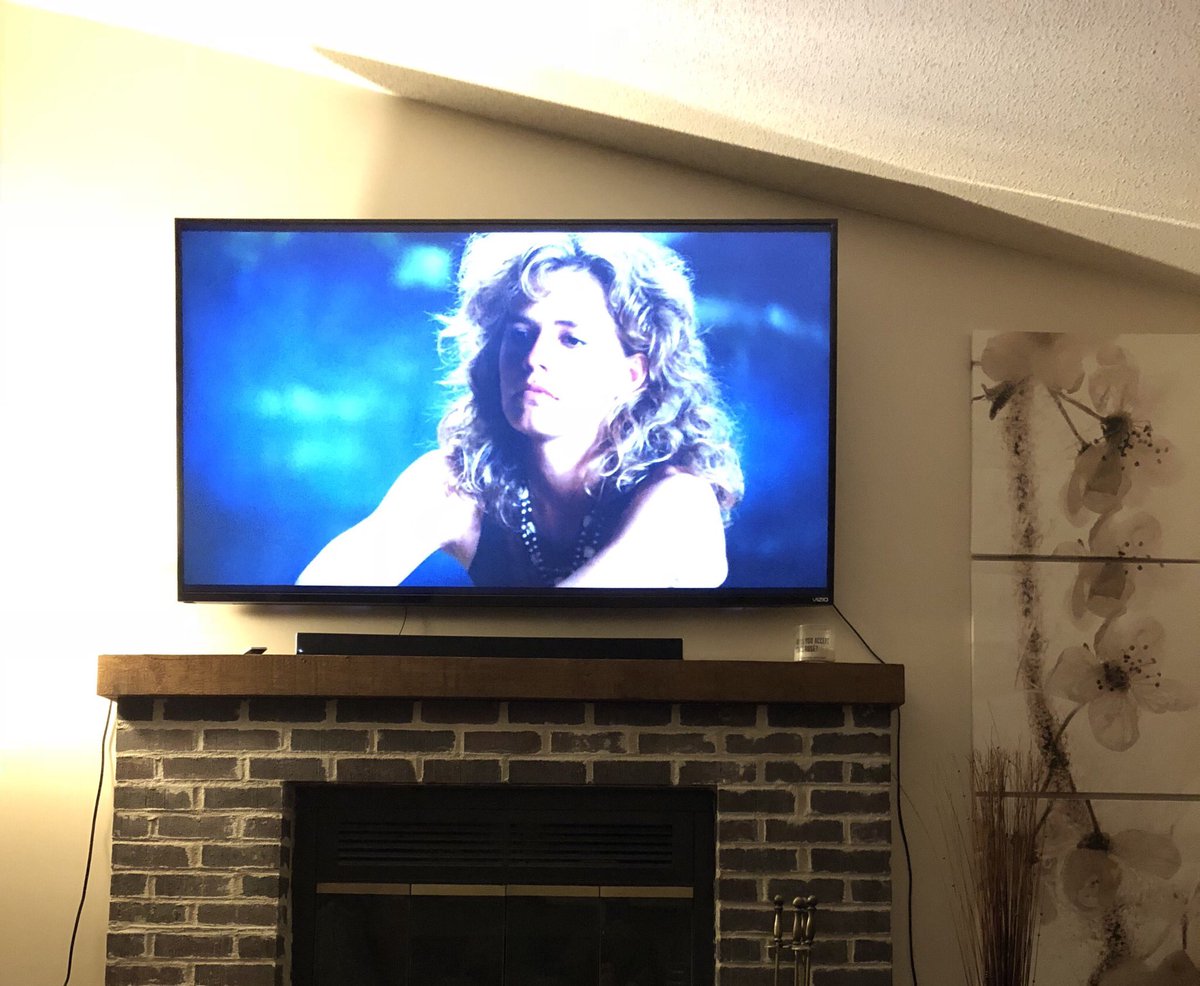 Jak3_MN's tweet photo. @elisabeth_shue still best movie ever! #cocktail https://t.co/U05XYYGXJj