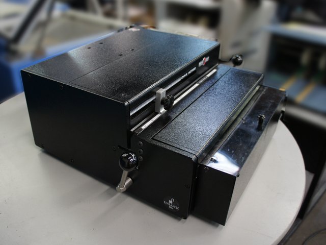 usedpresses's tweet image. For Sale: RHIN-O-TUFF ONYX HD7000 Bindery &amp;amp; Finishing machine is now available at best price.

Call @ 1800-268-6577 
Email @ machines@printersparts.com 
Visit used-presses.net/product/binder… #RhinOTuffMachines #UsedBinderyMachine #UsedMachines 

Find more machines goo.gl/aVnHCc