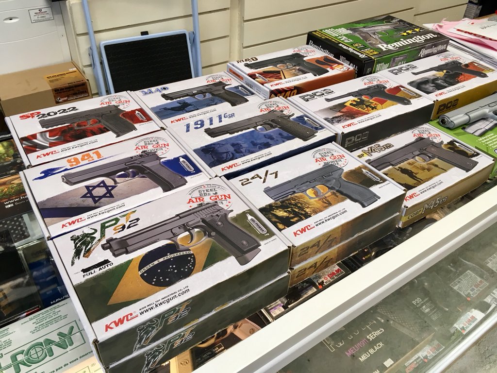 PlymouthGuns's tweet photo. KWC 4.5mm pistol delivery in yesterday:
Sig SP2022
Taurus 24/7
S&amp;W M&amp;P M40
S&amp;W M&amp;P M40 blowback
P08 Luger blowback
Taurus PT92 blowback
Jericho 941
Sig 1911 GSR
Colt M45 A1

Also Remington 1911 RAC blowback
KWC P08 Luger 6mm blowback #kwc #remington #pistol #replica #airgun https://t.co/TrSQxcregs