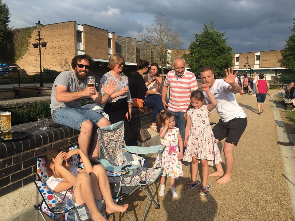MikeBrownMBP's tweet photo. ‘It’s so lovely to have somewhere to go with the kids & meet other people in the town’ #DanHogan #Darleys opening night @OnTheGreenThet @ThetfordCouncil @BreckCouncil @leapinghareorg @TandBTimes @About_Thetford @ThetfordMayor #Thetford 🎹🎺🎷🎸🥂🍸🍻🍹 https://t.co/4gIeIiL4MV
