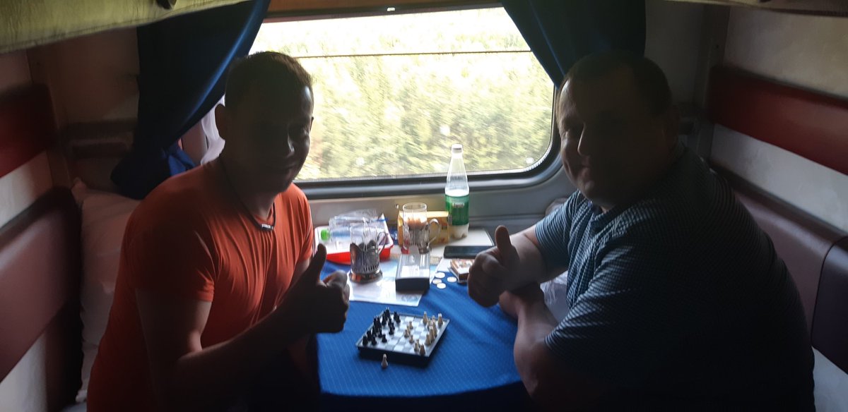 Partido internacional amistoso Rusia vs México ... de Ajedrez!!  En el Transiberiano... #siberia #rusia2018 #chess