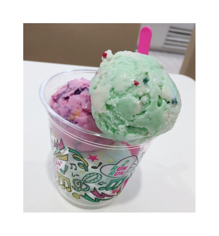 io_helloproject's tweet photo. ダブルと同じ値段で食べられるなら
トリプルにするに決まってんじゃん👌

安定の美味しさ甘いものづくし😋 https://t.co/B7wzsrs0MC
