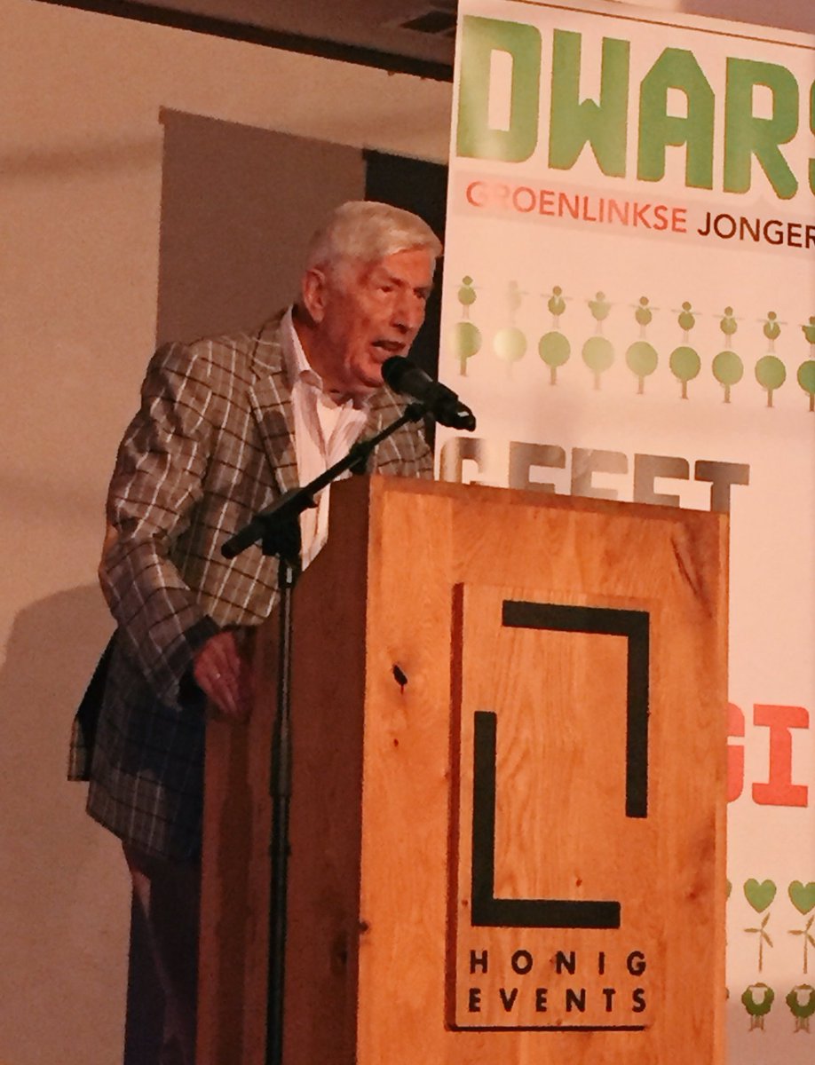 Oud-premier <a href="/DriesvanAgt/">Dries van Agt</a> nu aan het woord op het #DWARScongres over waarom hij op <a href="/groenlinks/">GroenLinks</a> gestemd heeft 💚