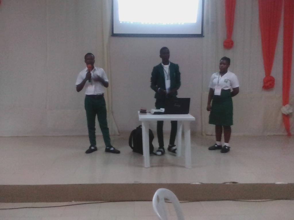 TheOpetunde's tweet photo. These high school students built a switch for home appliances. With their solution, you can switch on/off any home appliance with your smartphone. These kids are good. #OgbomosoInnovationChallenge https://t.co/Mljxw0XnMs
