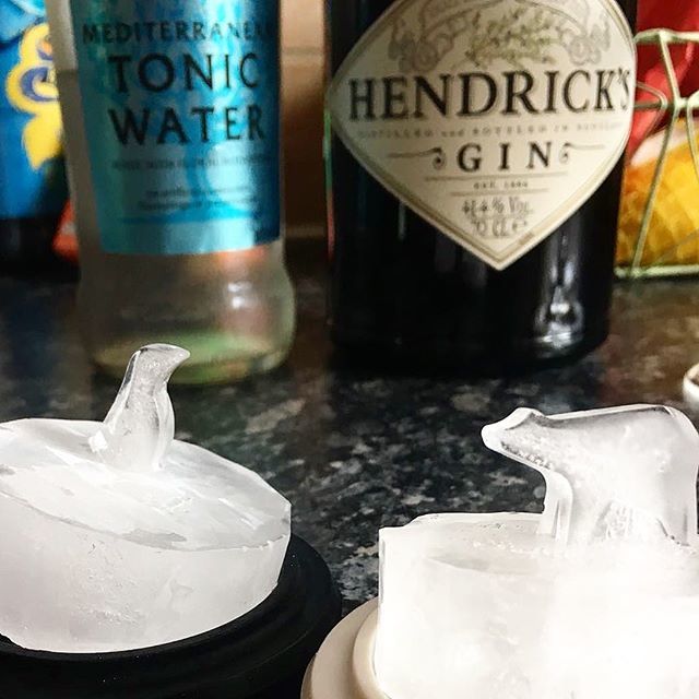 Yesterday two friends joined us at g&amp;t time! #ginandtonic ift.tt/2t0VFSy