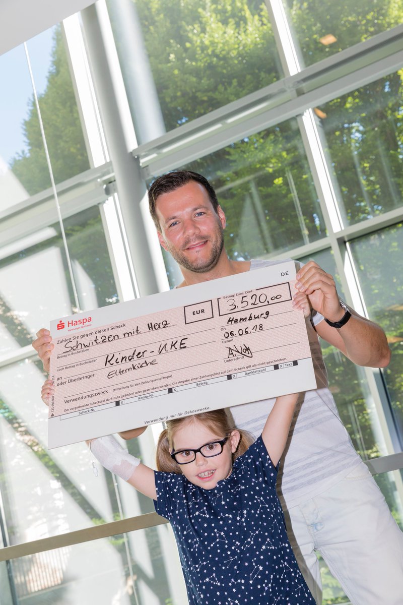 schwitzenmherz's tweet photo. Erste Schwitzen-mit-Herz Challenge hat 3.520 Euro für das #kinderuke gesammelt. Danke an alle 57 Spender und Unterstützer! https://t.co/lARcDpTp59 @betterplace_org #smhchallenge https://t.co/0E2RItOE9m