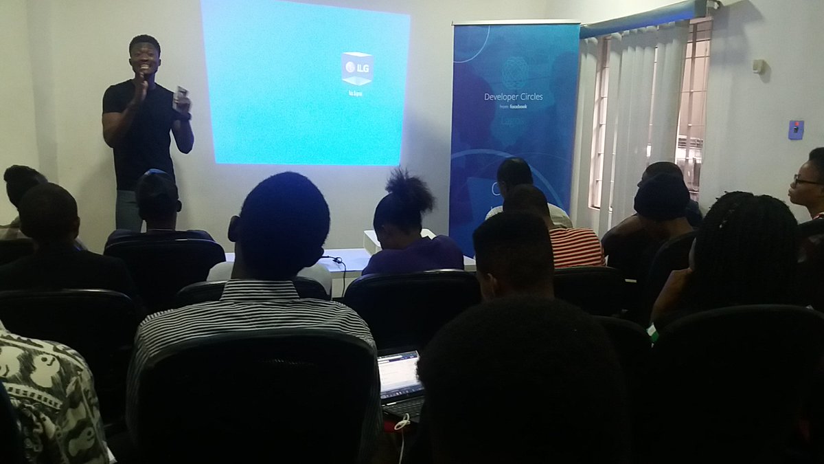 chiamakaikeanyi's tweet image. Originality is how you will grow. Break down your story in such a way that it will be appealing to everyone #devcwritersmasterclass @DevCommsLagos @suaveveekthaw @tru2cent