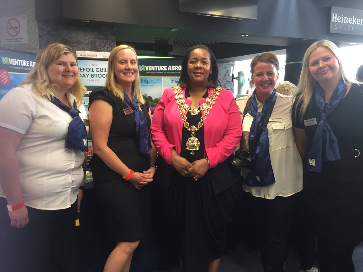 VentureAbroad's tweet photo. We were privileged to meet with @Yvonne_Mosquito . Great interest in what we do and the work she continues in her community @TrefoilGuild #TrefAM18 https://t.co/nrXASwF7X6