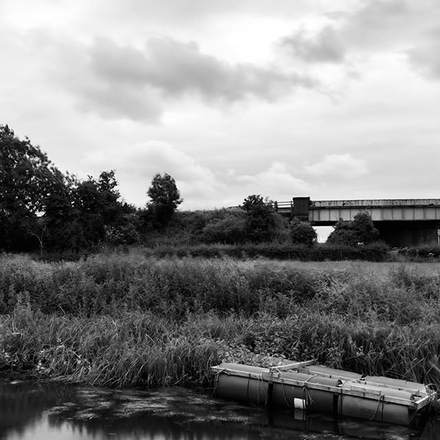 sam_hickling's tweet photo. Running along the canal #blackandwhite
.
.
.
#noir #running #morningrun #river #canal #riverttrent https://t.co/y3USryvfgC